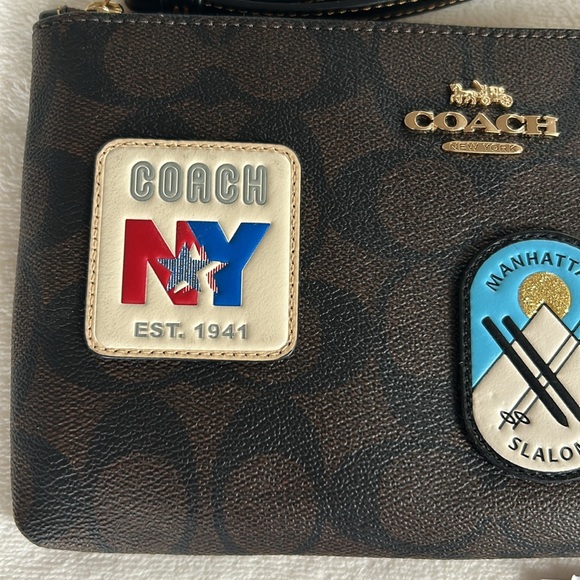 NWT Coach large wristlet with appliqués - Picture 4 of 5